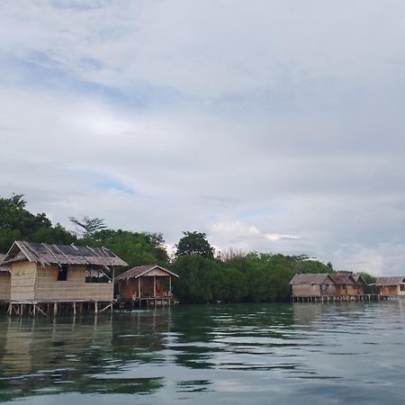 Aburahman Homestay Raja Ampat Besir Luaran gambar