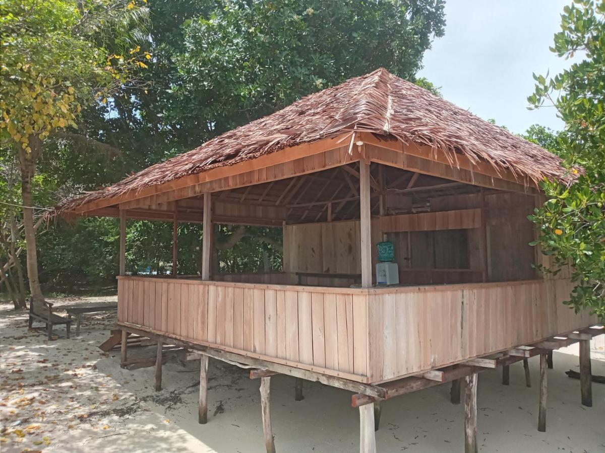 Aburahman Homestay Raja Ampat Besir Luaran gambar