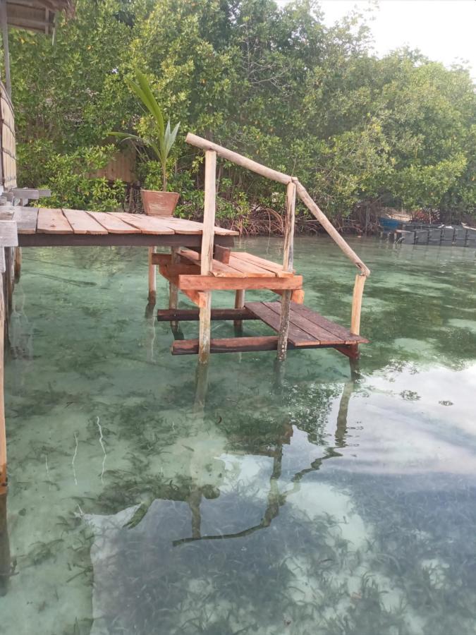 Aburahman Homestay Raja Ampat Besir Luaran gambar