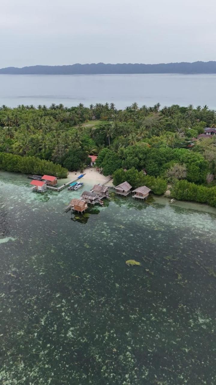 Aburahman Homestay Raja Ampat Besir Luaran gambar
